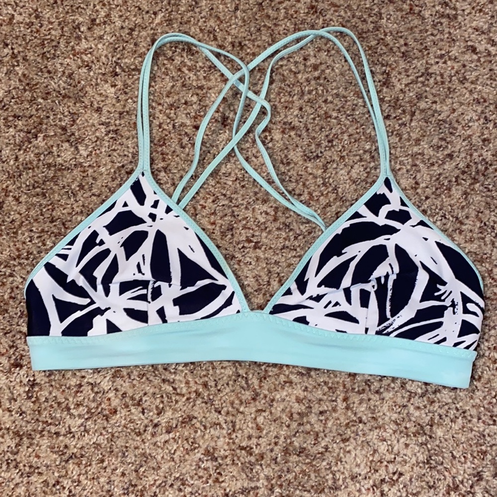 lululemon reversible bikini top sz 6